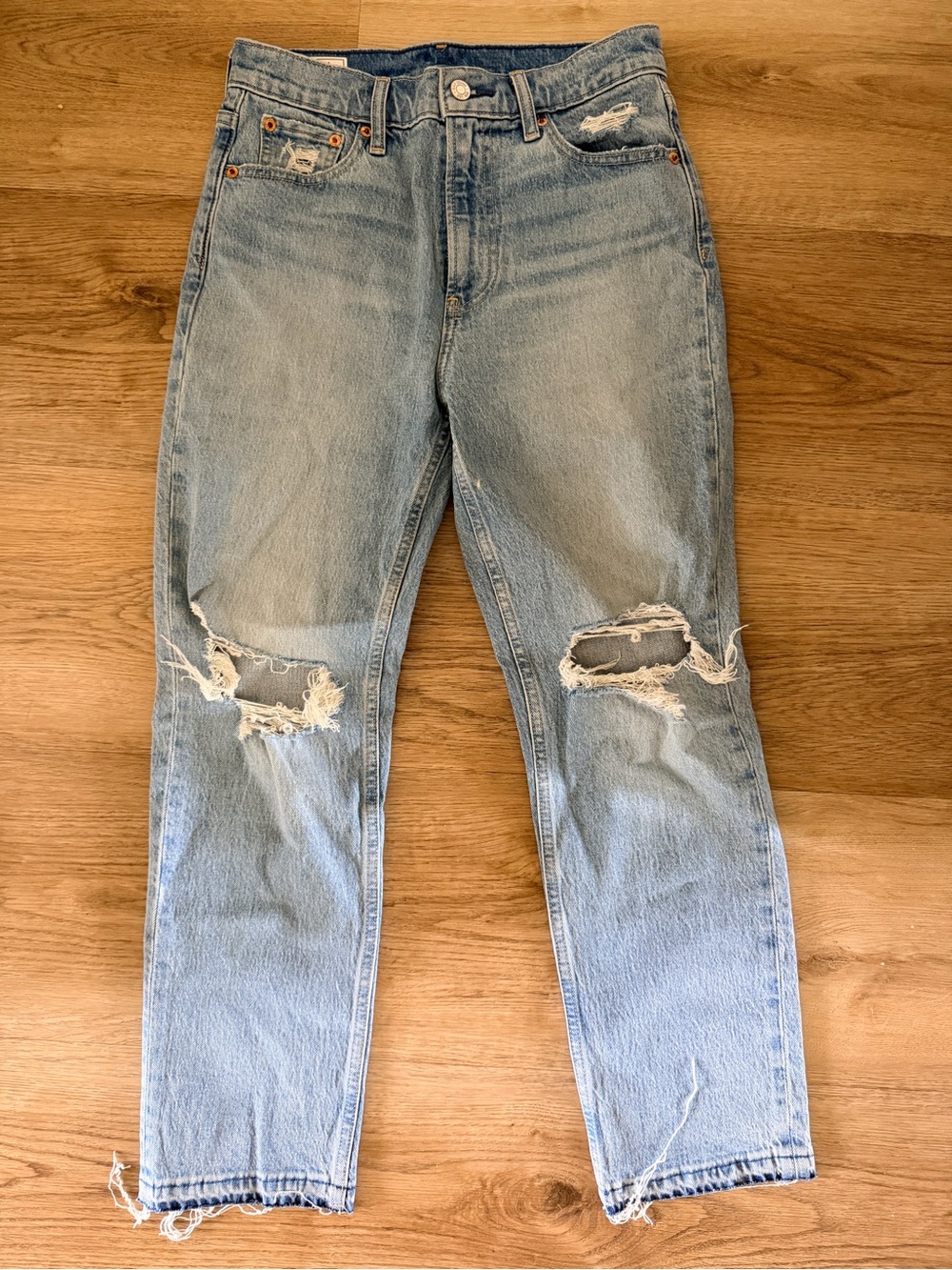 GAP Light Wash Distressed Women’s Jeans